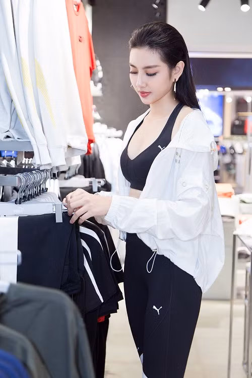 Trước đó, Á hậu Thúy An được lựa chọn để tham gia Hoa hậu Quốc tế 2018, tuy nhiên vì lý do sức khỏe Thúy An không thể đi thi như dự kiến. Người thay thế Thúy An là Nguyễn Thúc Thùy Tiên.