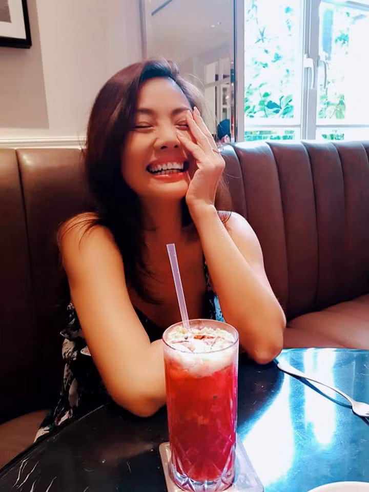 Trên trang cá nhân, Hồ Lệ Thu bày tỏ "nỗi nhớ ai giữa Sài Gòn" khiến nhiều người tin chắc chị đang có tình mới. Dẫu vậy, khi liên lạc với Hồ Lệ Thu hỏi về chuyện tình cảm, chị trả lời qua loa: "Vì chưa có chuyện gì chắc chắn và sợ nói trước bước không qua nên cho Thu giữ bí mật chuyện này".