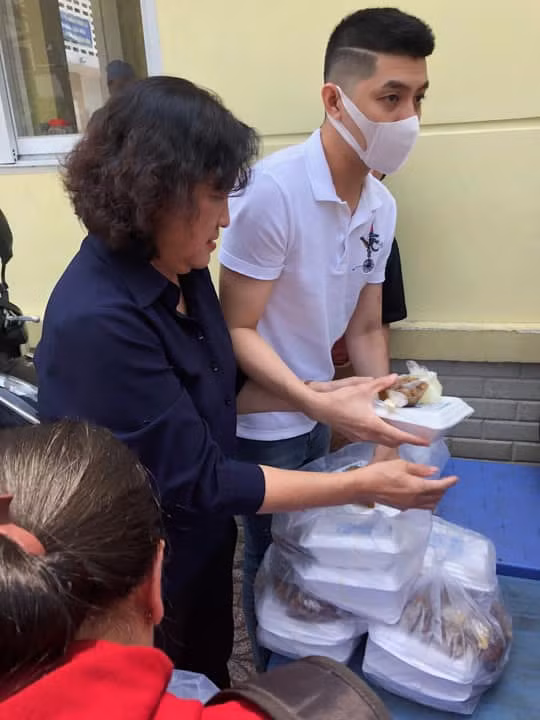 Được biết, hình ảnh này được lấy từ facebook quản lý của nam ca sĩ.