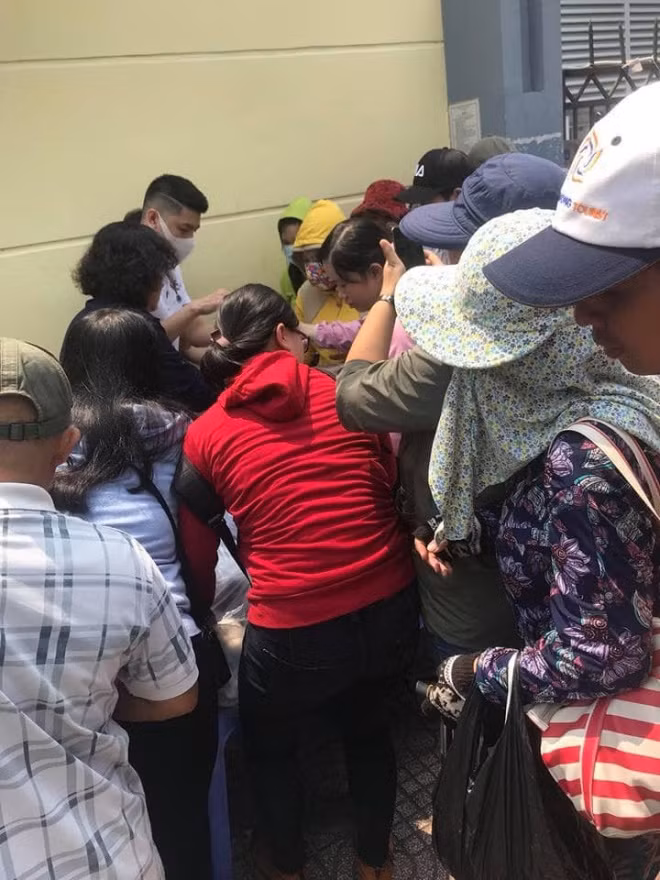 Trên trang cá nhân của mình, ca sĩ Noo Phước Thịnh cũng chia sẻ: "Những điều ý nghĩa tưởng chừng như rất nhỏ trong cuộc sống, nhưng lại đủ sức mạnh đánh tan đi bóng tối thị phi, sân si toan tính ngoài kia".