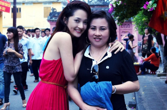 Me Bao Anh am chi nguoi dung thu doan hen ha hai con minh-Hinh-2