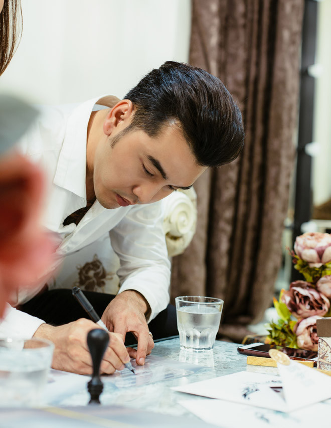 Dự kiến, hôn lễ của giọng ca “Thà rằng như thế” và bà mẹ hai con sẽ được tổ chức vào ngày 1/12 tới tại một trung tâm tiệc cưới 5 sao ở Sài Gòn.