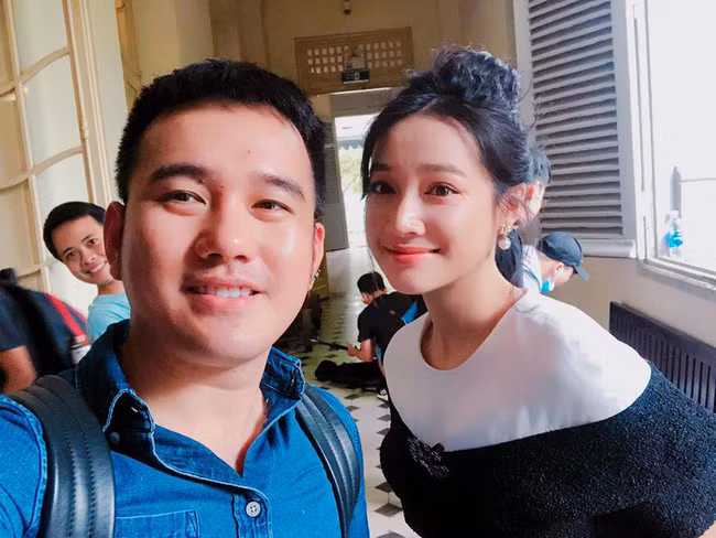 Nha Phuong mac xinh nhung kho che bung to lum lum