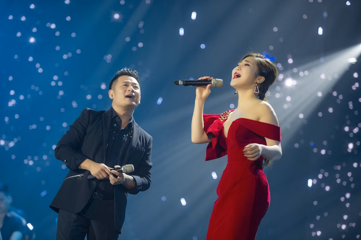 Trong khi đó, Bằng Kiều đánh giá cao giọng hát của Hương Tràm. Anh chia sẻ dự định sẽ kết hợp cùng Hương Tràm trong sản phẩm âm nhạc sắp tới.