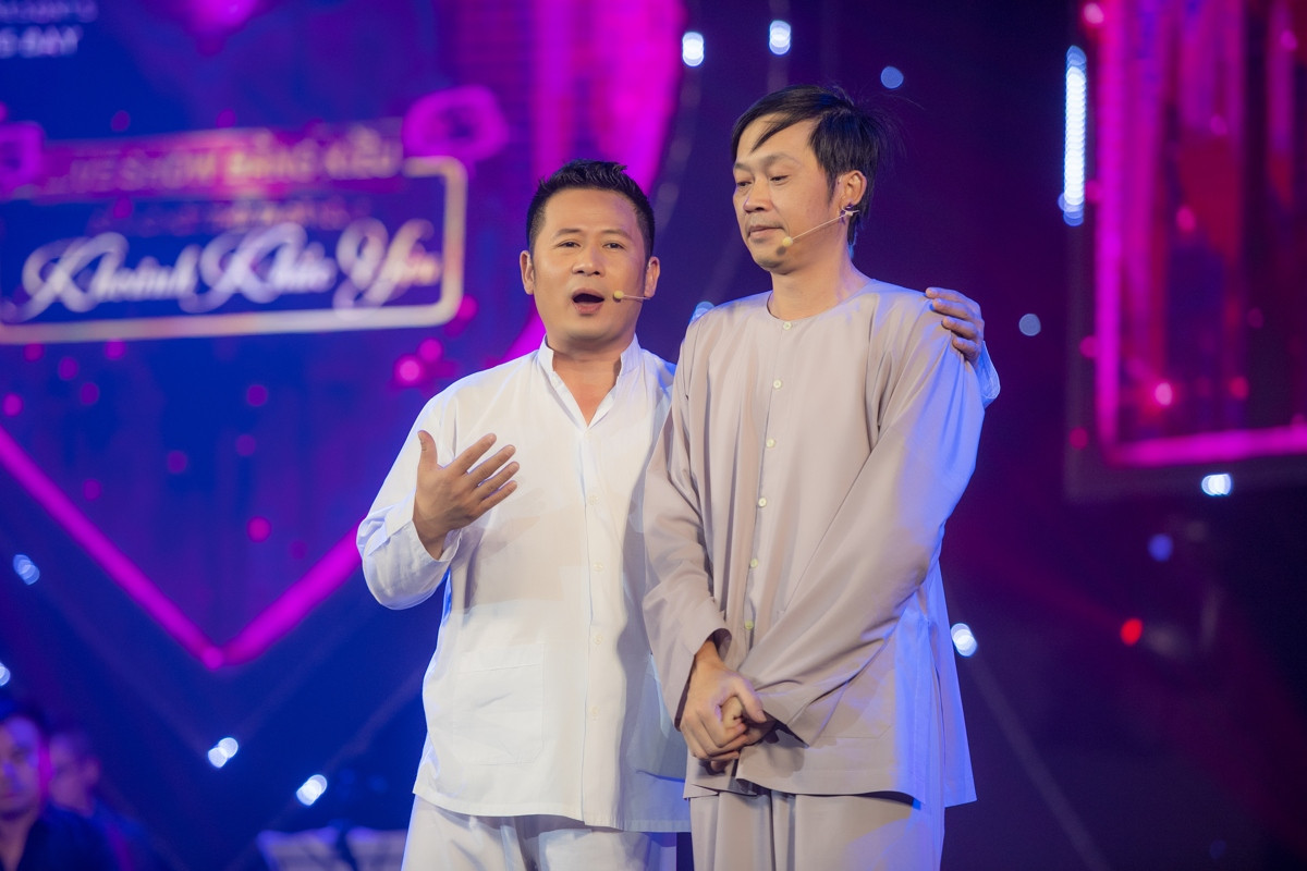 Với Bằng Kiều, đây là lần đầu tiên anh có dịp diễn chung cùng danh hài Hoài Linh.