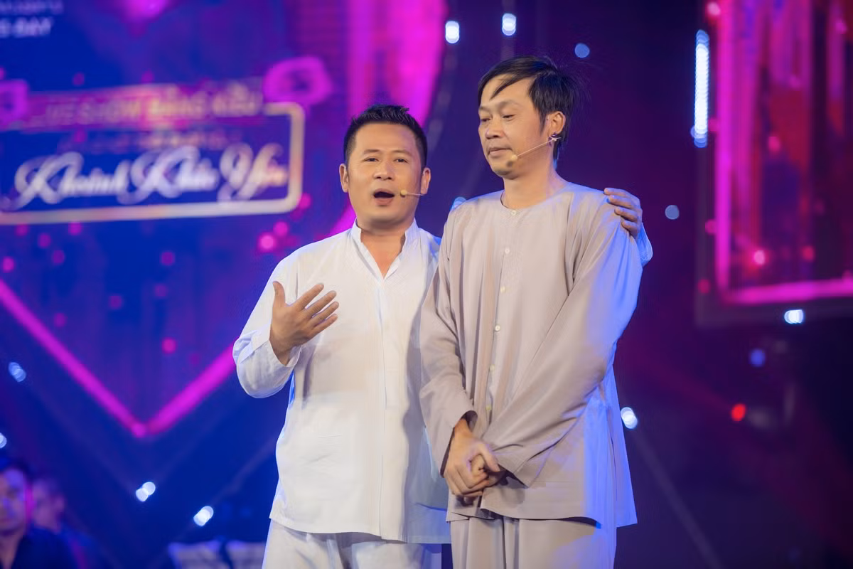 Với Bằng Kiều, đây là lần đầu tiên anh có dịp diễn chung cùng danh hài Hoài Linh.