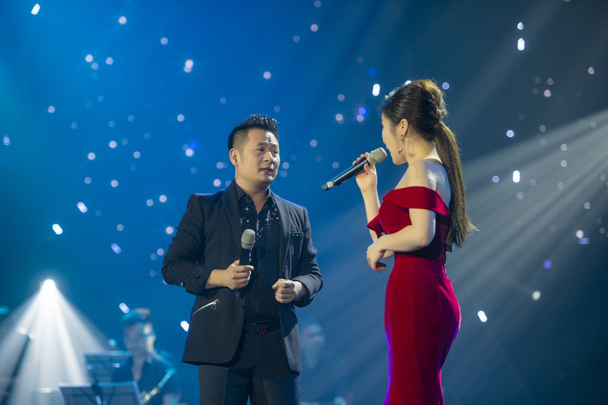 Với Hương Tràm việc song ca cùng Bằng Kiều mang đến cho cô nhiều cảm xúc, như viết tiếp giấc mơ của chính mình.