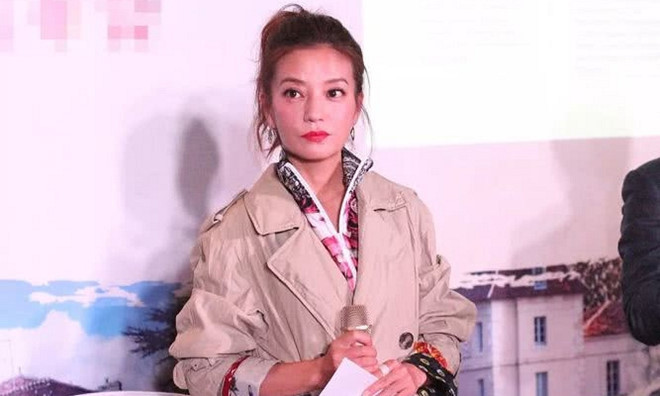 Trieu Vy bi phan doi du doi khi xuat hien sau an phat