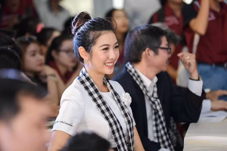 Hiện tại, Thúy Vân là một trong những người đẹp được đánh giá cao bởi tài năng, đời sống sạch scandal.