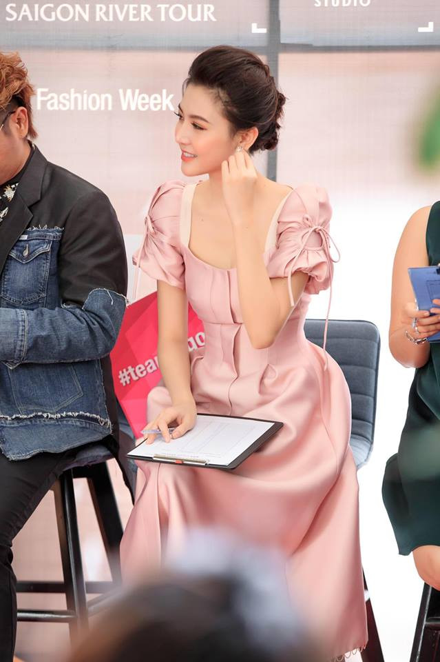 Ngắm nhìn người đẹp gốc Vũng Tàu từng đi siêu xe 70 tỷ tham gia sự kiện khiến nhiều người khó có thể rời mắt.