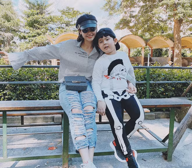 Truong Quynh Anh tung bo doi chinh minh sau khi lam me-Hinh-3