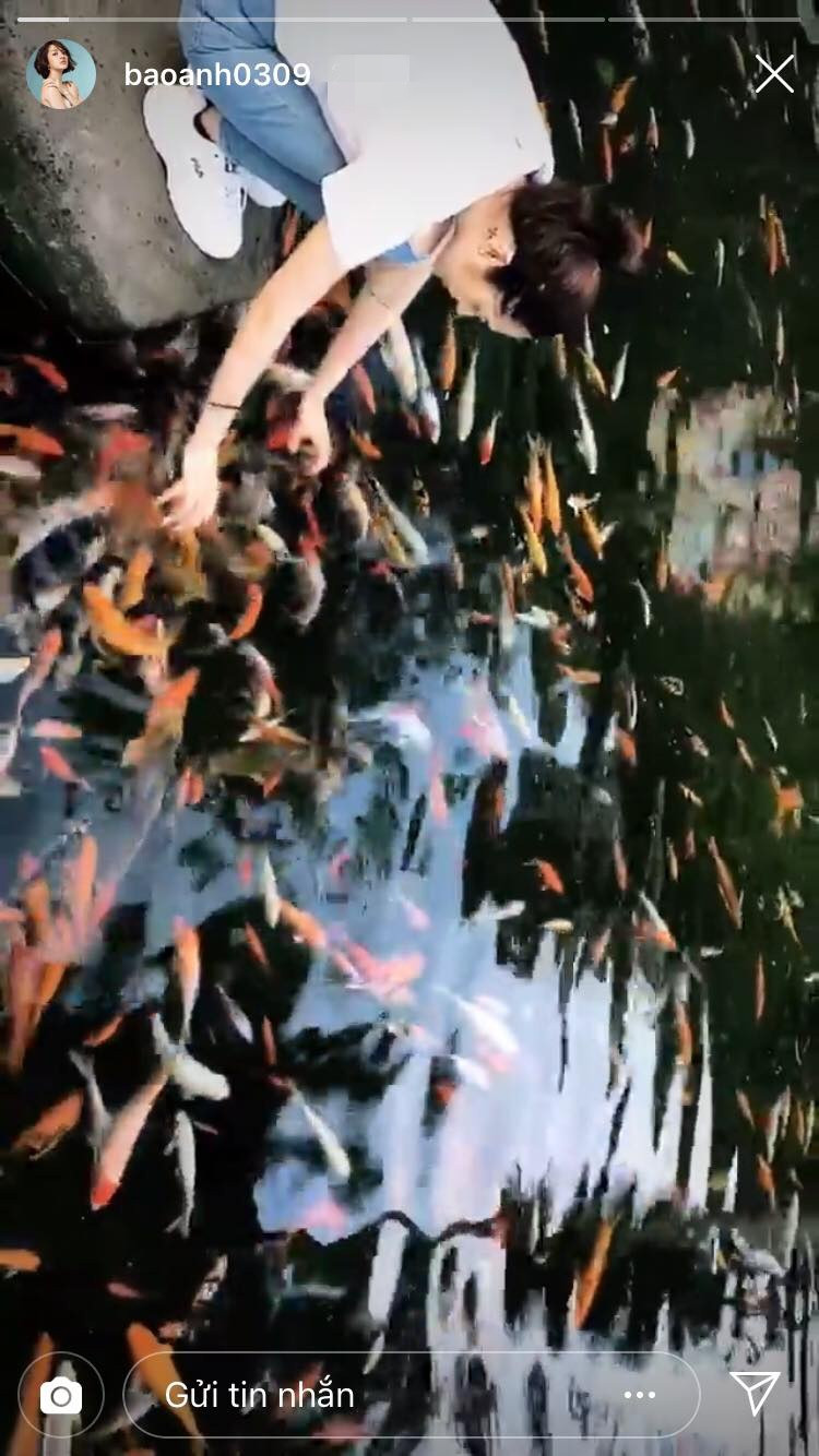 Cụ thể, Bảo Anh đăng tải bức hình tại suối Mơ trên Instagram.