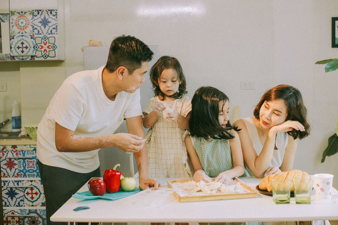 Mái ấm nhỏ với gia đình đủ 4 thành viên của gia đình Lưu Hương Giang - Hồ Hoài Anh.