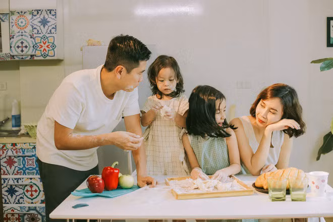 Mái ấm nhỏ với gia đình đủ 4 thành viên của gia đình Lưu Hương Giang - Hồ Hoài Anh.