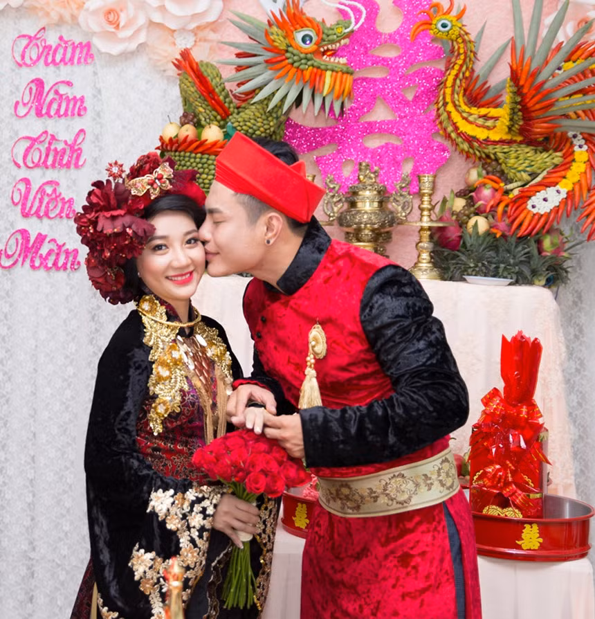 Sau khi đoạt giải quán quân tại Cười xuyên Việt 2015, Lê Dương Bảo Lâm mới được khán giả biết đến. Sau khi có giải thưởng lớn, anh tích cực tham gia điện ảnh, sitcom, web drama... và được hâm mộ bởi lối diễn hài hước, dí dỏm, tự nhiên.