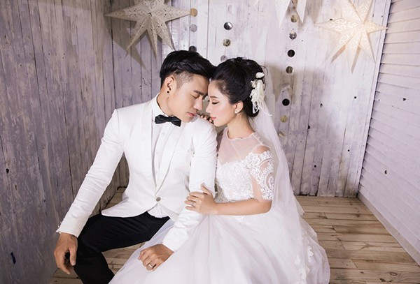 Quỳnh Anh sinh năm 1992, kém Dương Bảo Lâm 3 tuổi. Cả hai đều là cựu sinh viên trường Sân khấu Điện ảnh.