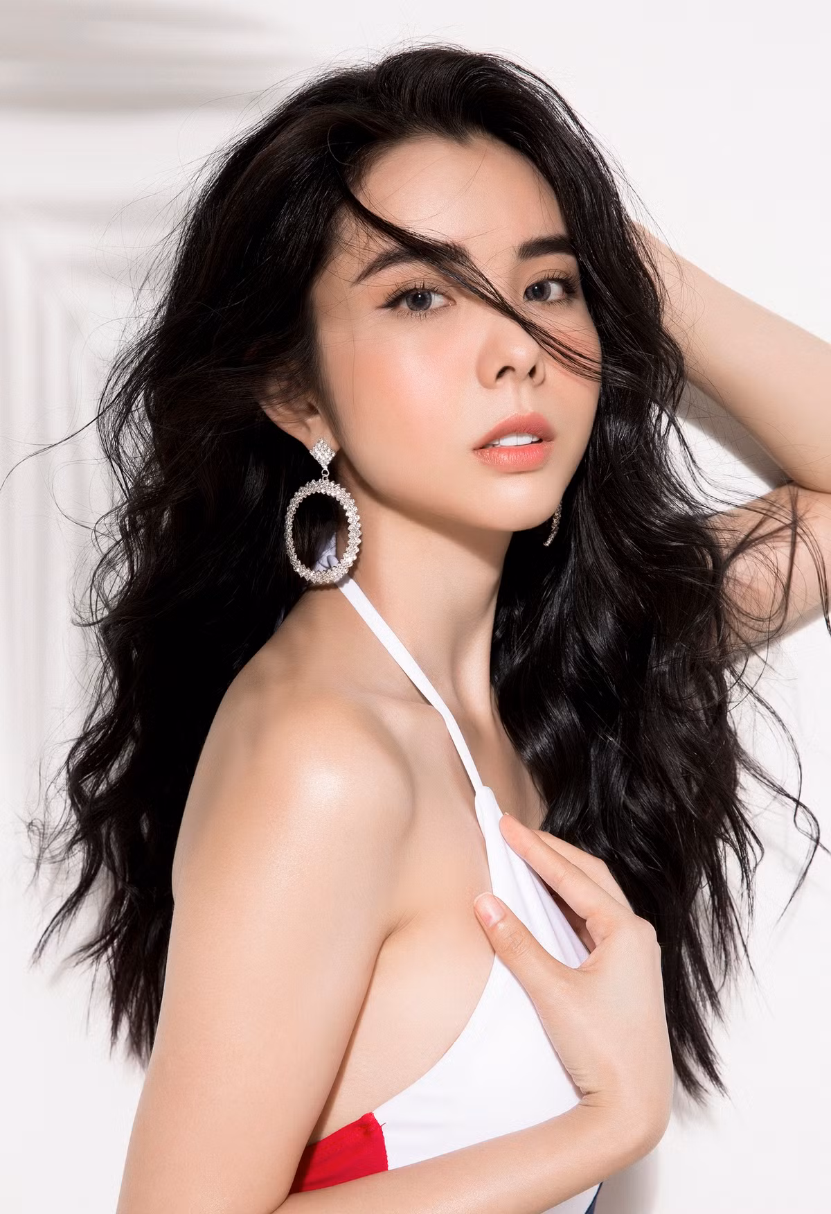 Hình ảnh gợi cảm hút mắt của Á khôi Huỳnh Vy. 