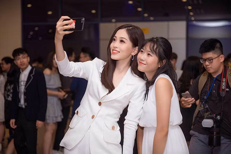 Nhiều khán giả cũng kỳ vọng Phương Nga sẽ làm nên chuyện tại Miss Grand International 2018.