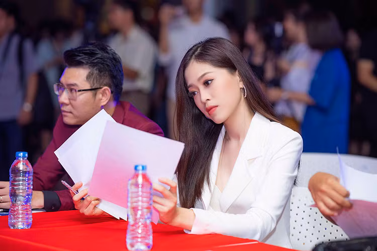 Sau ngày về thăm trường, Phương Nga sẽ lập tức bay trở vào TP.HCM để tập luyện cũng như chuẩn bị hành trang lên đường sang Myanmar.