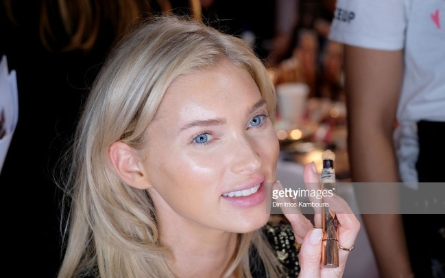 "Thiên thần" Elsa Hosk.