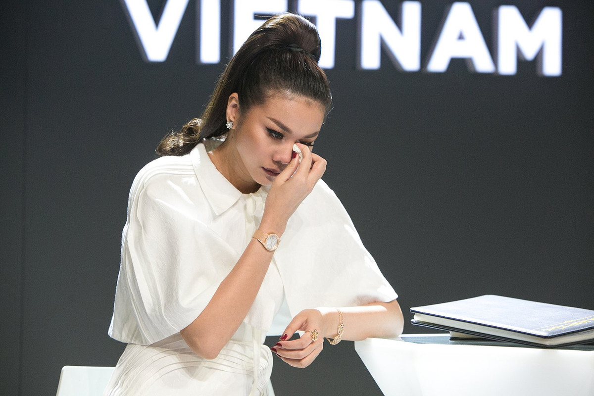 Vo Hoang Yen dap ban, doi bo ve vi thi sinh bi loai-Hinh-6