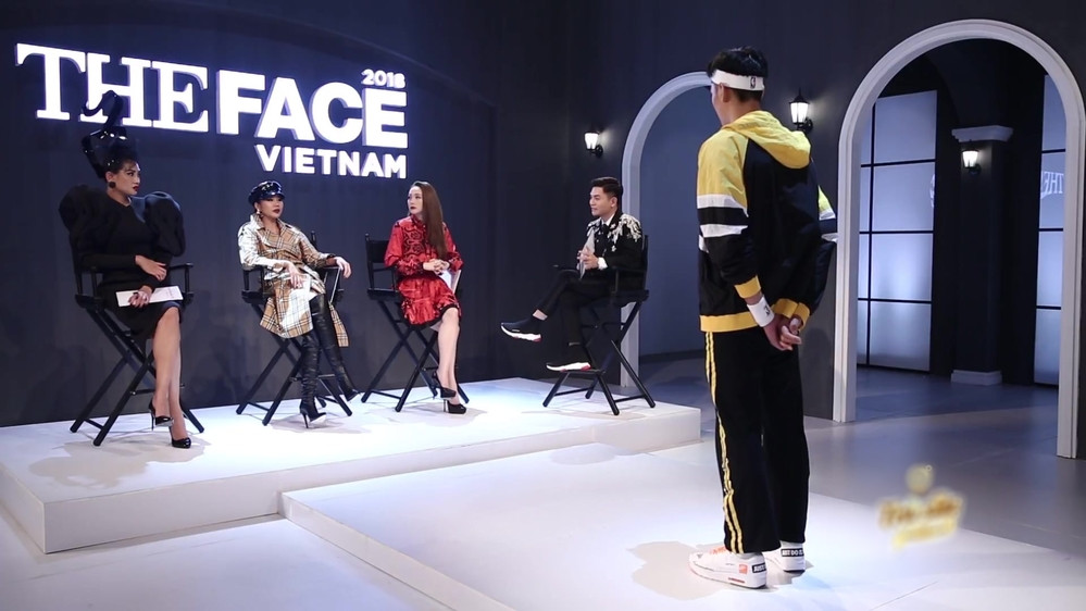 Nam Trung mang thi sinh ngu dot tren song: Chua ngoa khong dung cho!