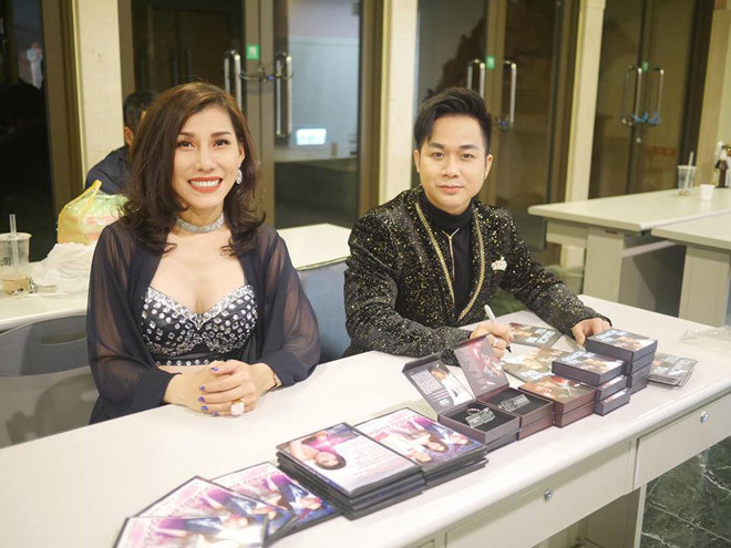 Ca si Ivy Tran bi no tui nguc tren may bay gio ra sao?-Hinh-2