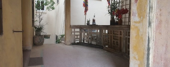 Sảnh tầng 2 dẫn xuống khu bể bơi ngày xưa.