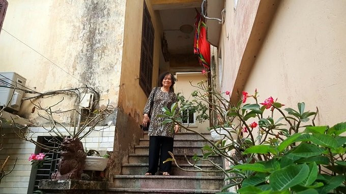 Bà Sơn Trúc cho biết, căn biệt thự được kiến trúc sư Phạm Bá Chi, du học ở Pháp, thiết kế. Biệt thự được xây dựng trong vòng 1 năm từ 1938 - 1939 với số tiền rất lớn.