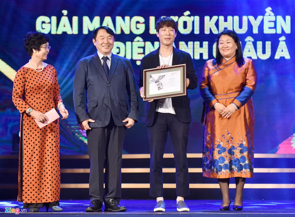 Giải NETPAC năm nay của HANIFF được trao cho bộ phim Hàn Quốc mang tên Student A. Thuộc dòng độc lập, tác phẩm kể về những đổi thay trong cuộc sống của một cô nữ sinh Hàn vốn thường bị cô lập.