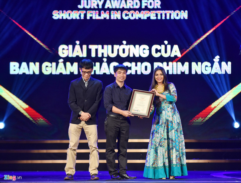 Trong mảng phim ngắn, bộ phim Hai đứa trẻ của đạo diễn Tạ Quỳnh Tư được gọi tên ở Giải thưởng của BGK. Phim đề cập đến câu chuyện hai đứa trẻ bị trao nhầm từ khi sinh ra cách đây bốn năm tại tỉnh Bình Phước. Còn với hạng mục Phim ngắn xuất sắc, tác phẩm chiến thắng là Su của Kazakhstan.