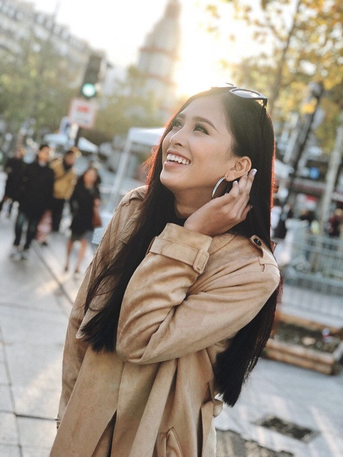 Trước sự kiện, Trần Tiểu Vy tranh thủ dạo phố và khám phá thành phố Paris.