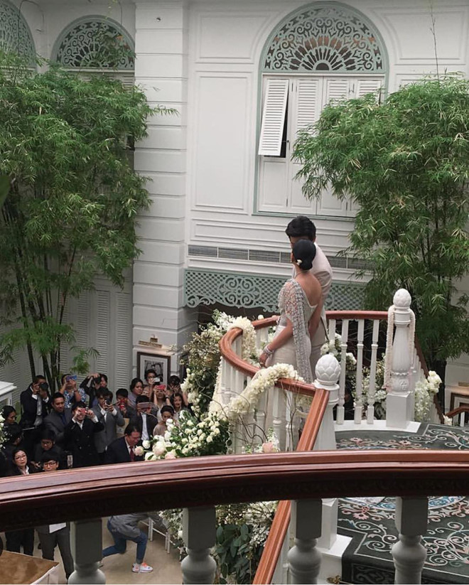 Nhiều fan cuồng của Push chỉ trích Jooy rằng cô không xứng đáng với anh khi vừa không nổi tiếng vừa không đẹp bằng các bạn diễn khác của Push. Sự tấn công dữ dội của các fan đã gây ảnh hưởng lớn tới Jooy, khiến cô gặp không ít rắc rối.