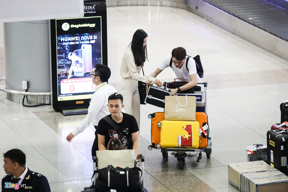 Ngày 10/11, khi chỉ còn một ngày ở Philippines, tân Hoa hậu Trái đất Phương Khánh chia sẻ cảm xúc bồi hồi khi sắp về nước.