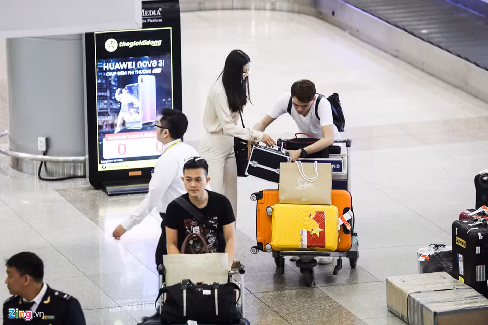 Ngày 10/11, khi chỉ còn một ngày ở Philippines, tân Hoa hậu Trái đất Phương Khánh chia sẻ cảm xúc bồi hồi khi sắp về nước.