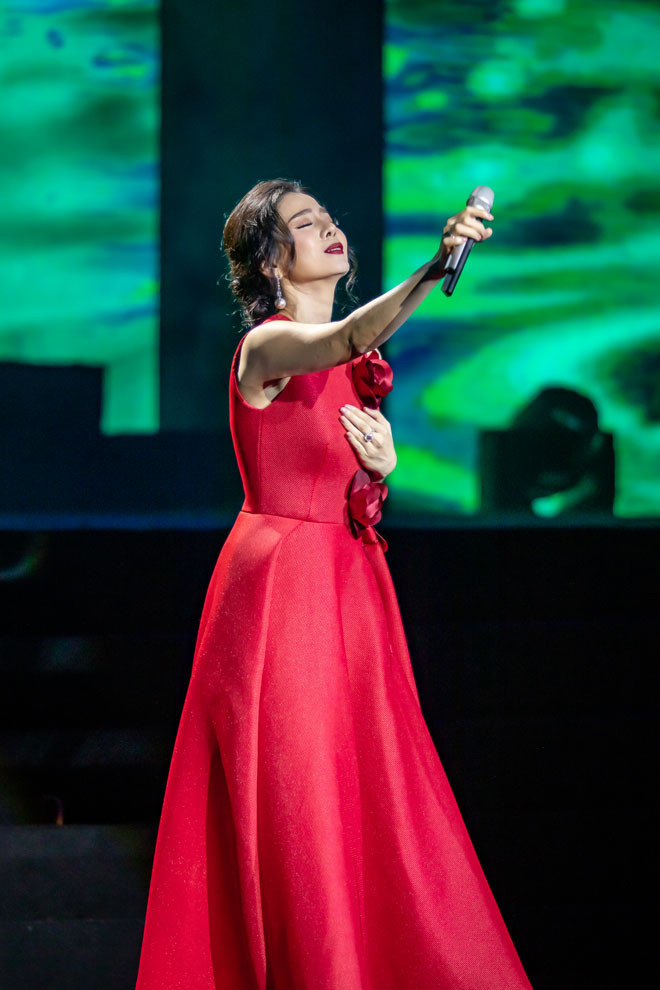 Ngoài ra, vào năm 2019, “nữ hoàng phòng trà” sẽ tổ chức đêm diễn “Q Show 2” kỷ niệm 20 năm ca hát tại Sài Gòn, Hà Nội và nhiều tiểu bang tại Mỹ.