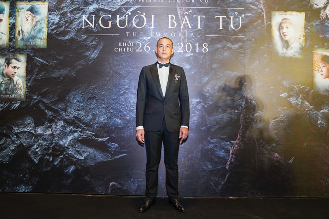 Nam diễn viên Quách Ngọc Ngoan đảm nhận vai nam chính trong phim. Có phần kiệm lời hơn so với những diễn viên nữ, nhưng “người bất tử” Quách Ngọc Ngoan vẫn khiến khán giả ấn tượng với vẻ bảnh bao giống như chính nhân vật Hùng khi đang ở trên đỉnh cao danh vọng trong phim.