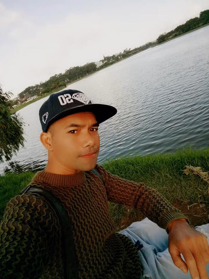 Vì không mang theo chứng minh thư nhân dân và bằng lái, nên nam ca sĩ Ya Suy bị lập biên bản giữ xe 7 ngày. Nam ca sĩ nhận lỗi về mình bởi anh bị mất ví nên chưa kịp làm giấy tờ tùy thân.