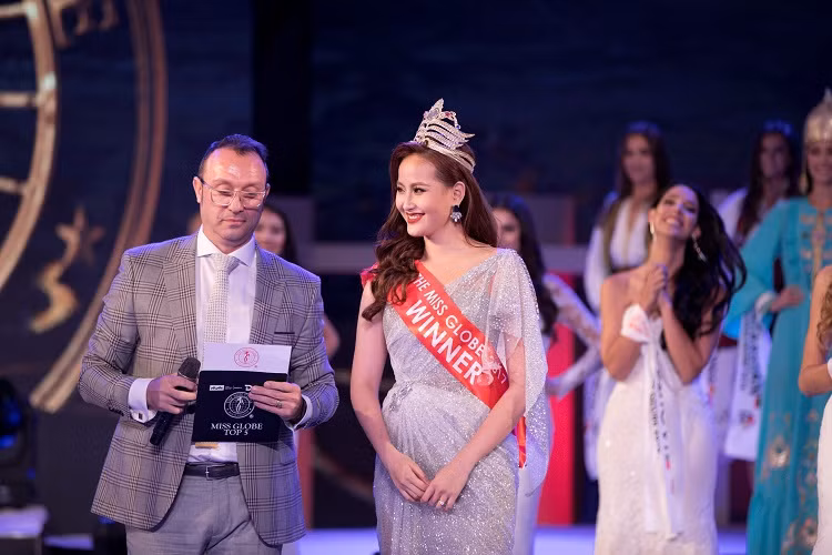 HH Khanh Ngan chia se su co hy huu o chung ket Miss Globe