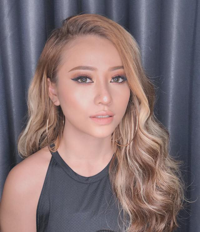 Sau khi đám hỏi kết thúc, MiA chia sẻ: "Việc Mia lấy chồng có nằm trong kế hoạch sẵn trước lâu rồi. Bản thân mình nghĩ chắc mọi người cũng không quá bất ngờ. Nhưng mọi việc ngược lại với suy nghĩ MiA. Quá nhiều tin nhắn cuộc gọi hỏi thăm vì mọi người không thể tin được là 1 cô gái có tâm hồn “vui nhộn” như MiA lại chịu tiến tới hôn nhân sớm vậy. Thôi thì để từ từ MiA bật mí sau nha. Chỉ biết cảm ơn tất cả mọi người đã quan tâm và chúc mừng".