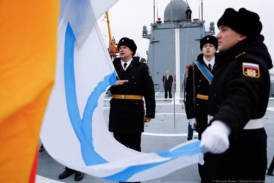 Con tàu có thể chở được một trực thăng săn ngầm Ka-27 hoặc trực thăng cảnh báo sớm Ka-31.