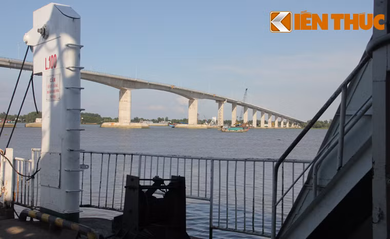 Tuy nhiên với đà phát triển của đất nước thì việc xây dựng những cây cầu hiện đại thay thế cho những chuyến phà "già nua, lạc hậu" sẽ giúp các tỉnh Đồng bằng sông Cửu Long ngày càng phát triển và đem lại cuộc sống no ấm cho mọi người.