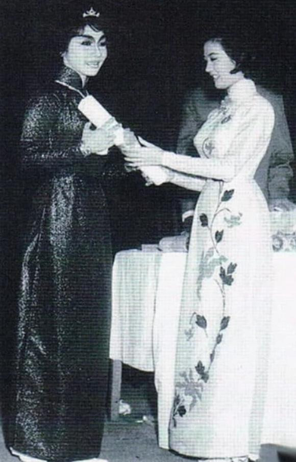 NSND Bach Tuyet ke chi tiet la truoc khi co nghe si Thanh Nga bi am sat