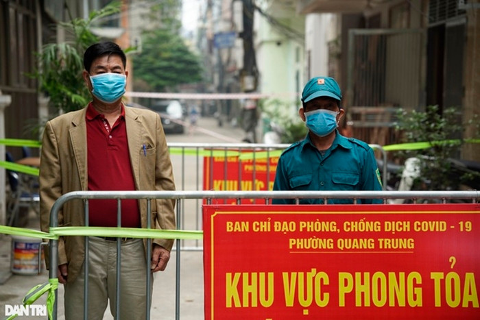 Can canh khu vuc hang chuc F1 tu cach ly tai nha o Ha Noi