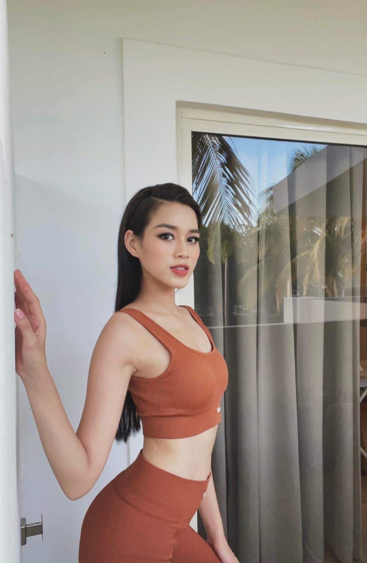 Hoa hau Do Thi Ha lot vao vong ban ket phan thi tai nang voi tiet muc danh dan T'rung-Hinh-2