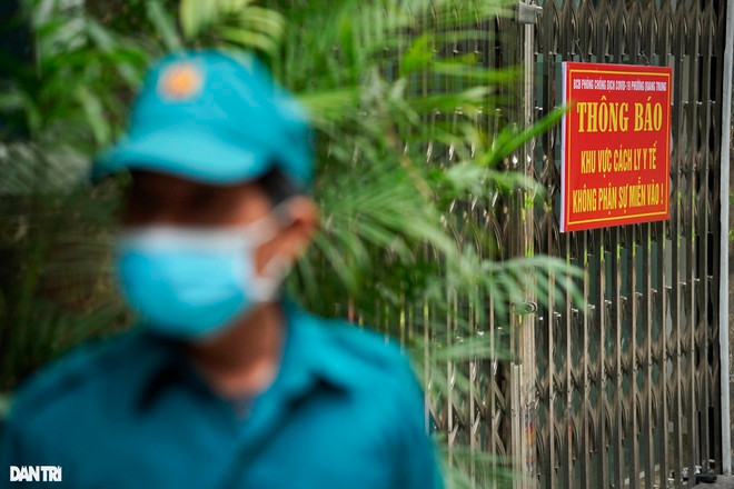 Quy dinh cach ly F1 tai nha cua Ha Noi dang “khong cong bang“?-Hinh-2