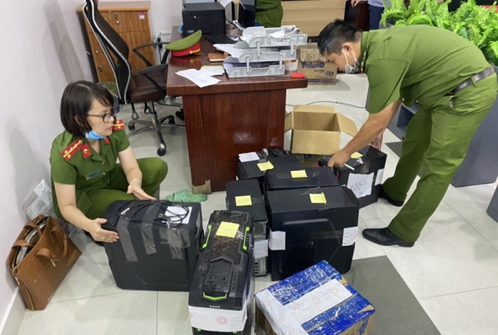 Nhiều người tưởng mua được đất giá rẻ nên đã đồng ý mua lại và chuyển tiền cho Tập đoàn Khải Tín, sau đó mất tiền hàng tỷ đồng đến hàng chục tỷ đồng. Hiện Công an tỉnh Thừa Thiên-Huế đang tiếp tục điều tra, làm rõ vụ việc.