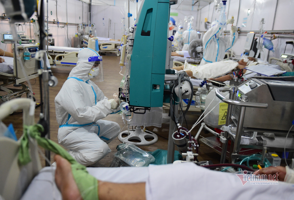 Khu vực điều trị tầng 3, hiện các bác sĩ bệnh viện Thống Nhất đang điều trị cho 180 bệnh nhân