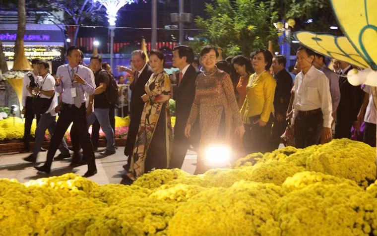 Đường hoa Nguyễn Huệ có tổng chiều dài 720m, và được chia thành 3 phân đoạn với các chủ đề như: Mùa xuân thành phố; Hội nhập và phát triển; Vươn tới tương lai. 