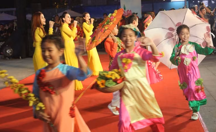 Chương trình biểu diễn nghệ thuật tại lễ khai mạc.